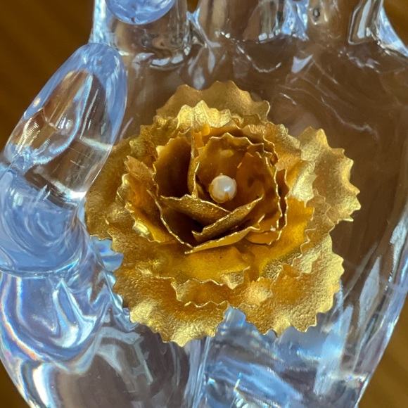 SANDOR Signed Gold Tone and Faux Pearl Estate Costume Brooch - Picture 4 of 11